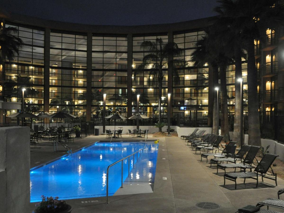 Embassy Suites By Hilton Phoenix Biltmore Экстерьер фото