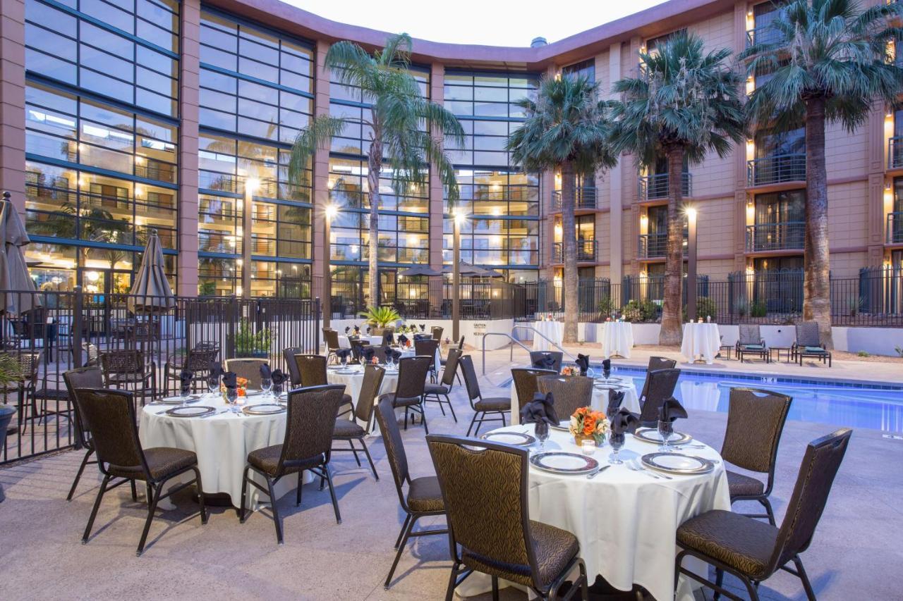 Embassy Suites By Hilton Phoenix Biltmore Экстерьер фото