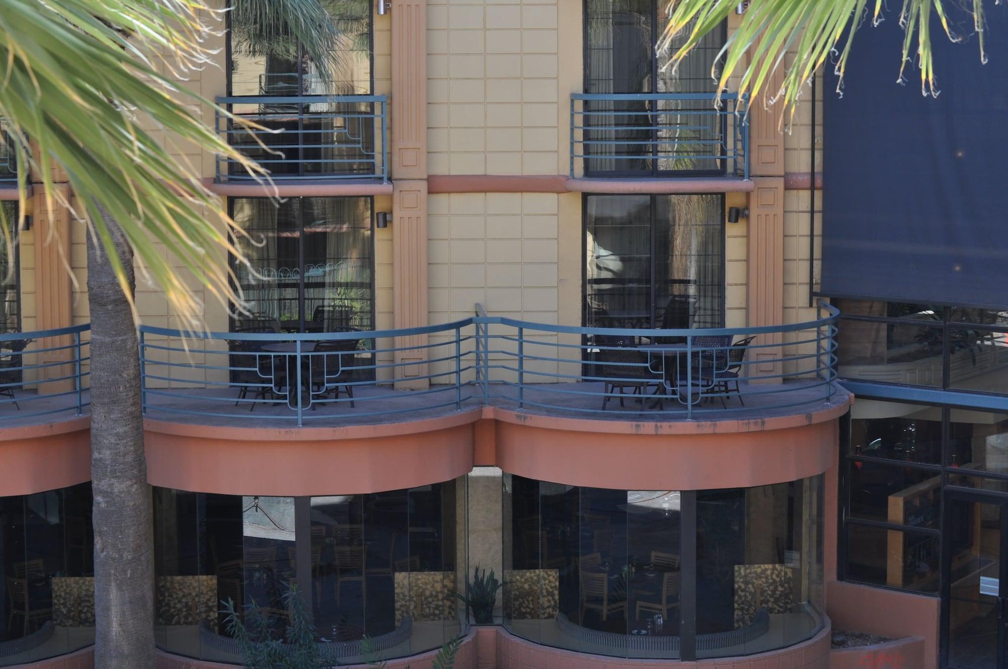 Embassy Suites By Hilton Phoenix Biltmore Экстерьер фото