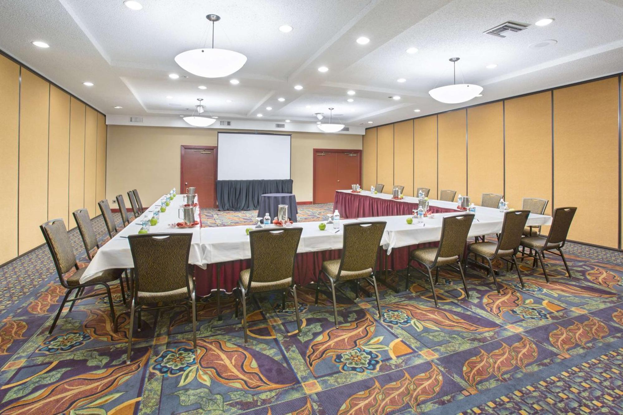 Embassy Suites By Hilton Phoenix Biltmore Экстерьер фото