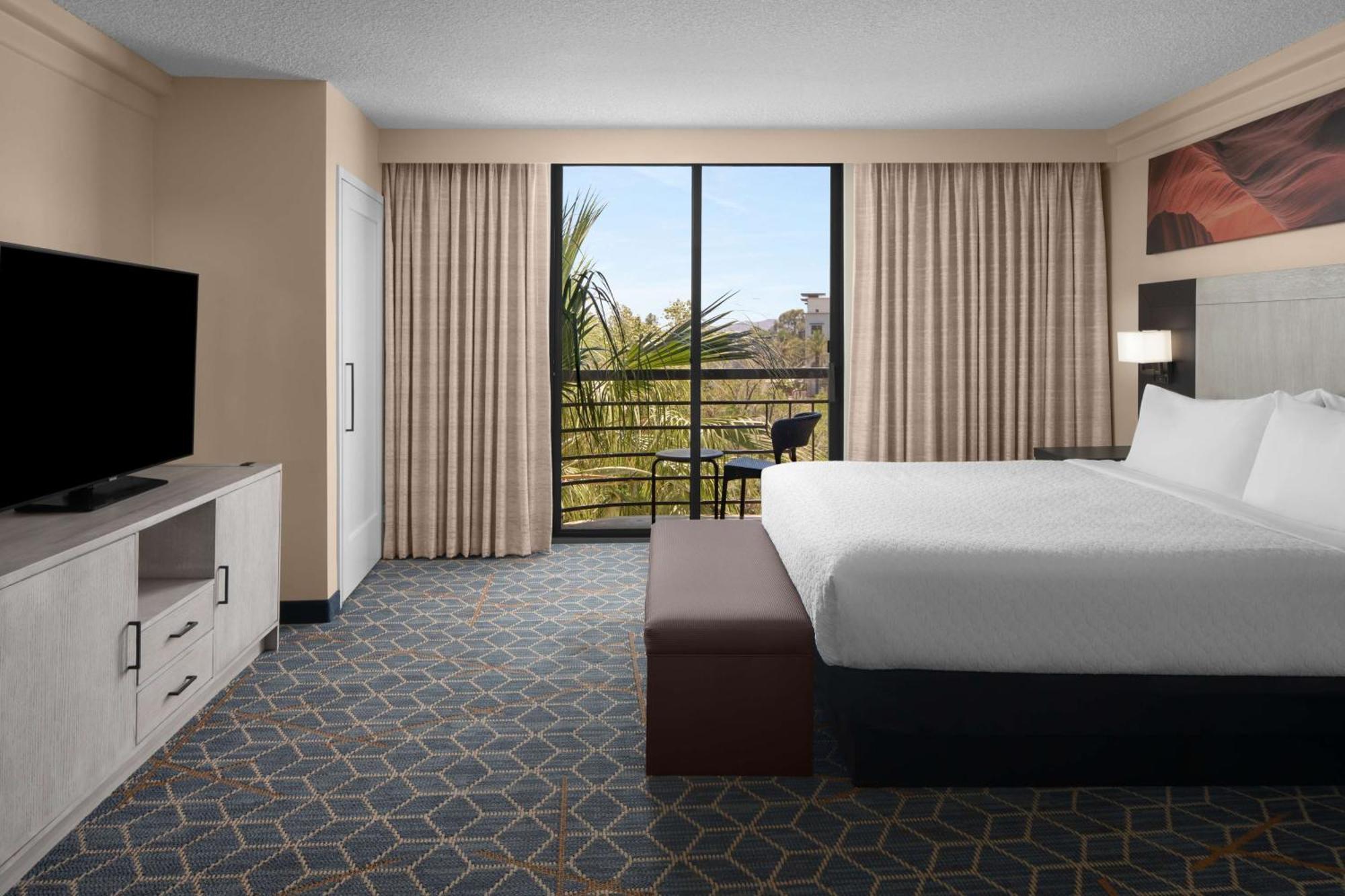 Embassy Suites By Hilton Phoenix Biltmore Экстерьер фото
