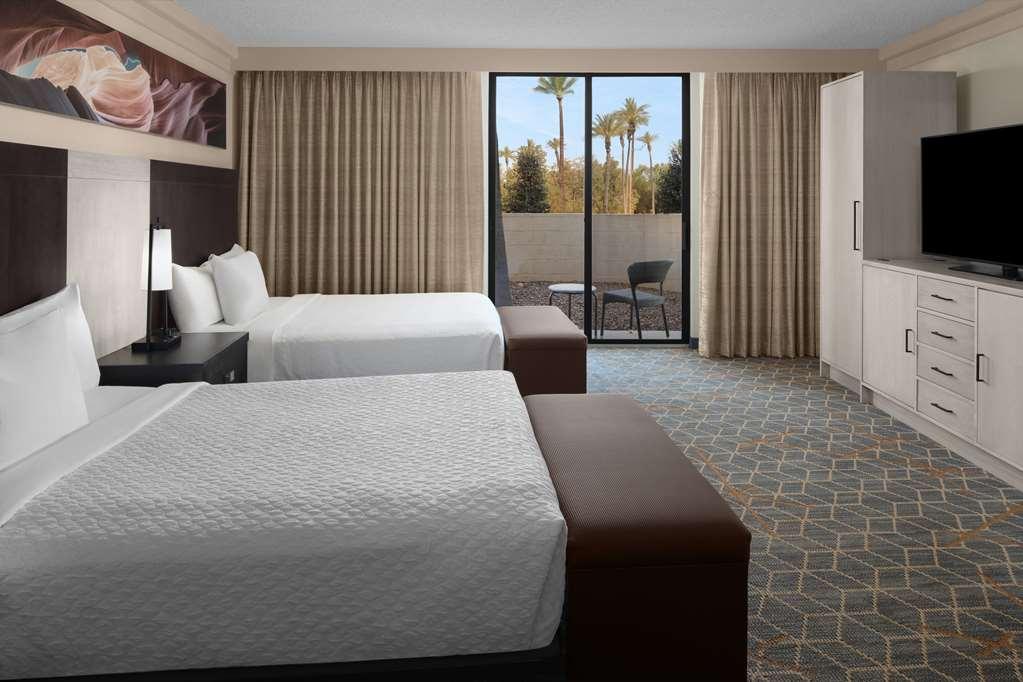 Embassy Suites By Hilton Phoenix Biltmore Номер фото